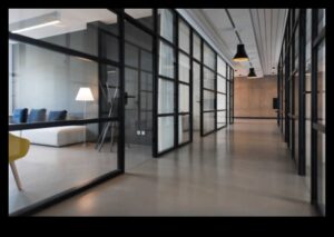 معرض المكاتب الذكية: تقنيات الجيل التالي التي تشكل مساحات العمل الحديثة
